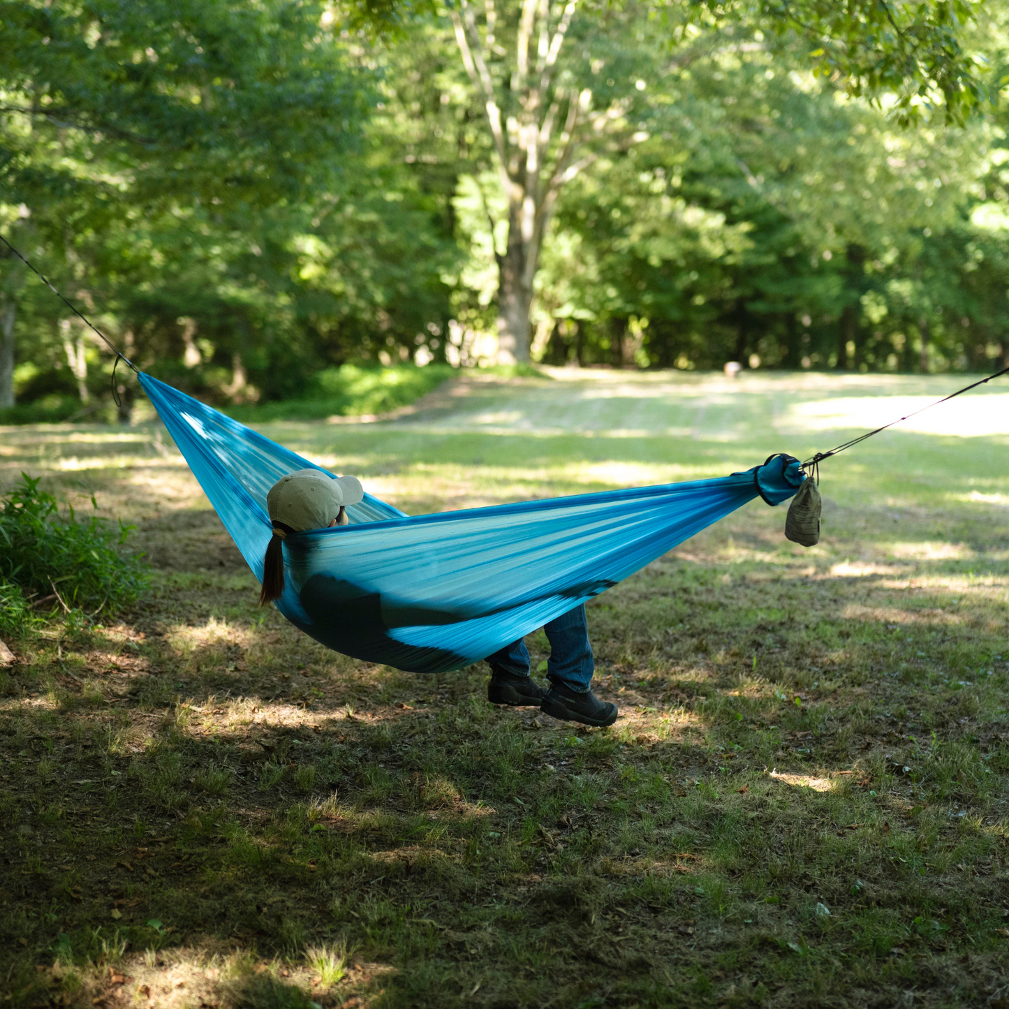 Smooth, skin-friendly fabric ultralight camping hammock